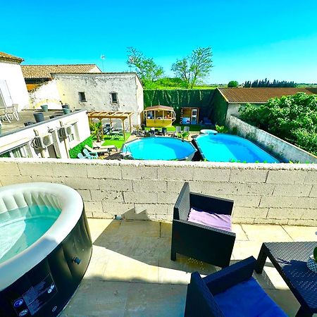 Les Appartements Du Mas - Emeraude Айга-Мортас Екстериор снимка